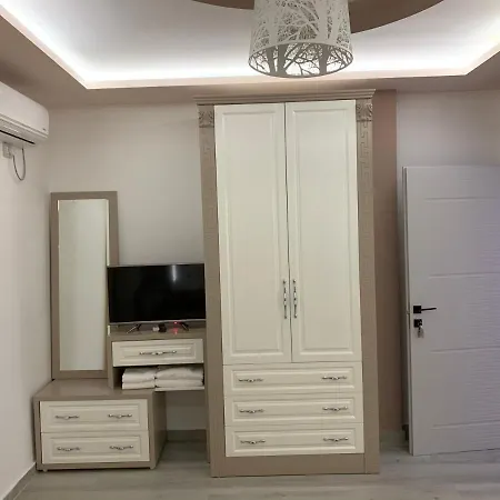 Universi Hotel 3*