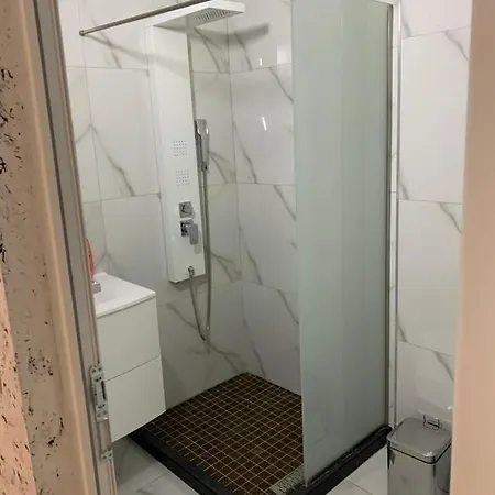 Universi Hotel